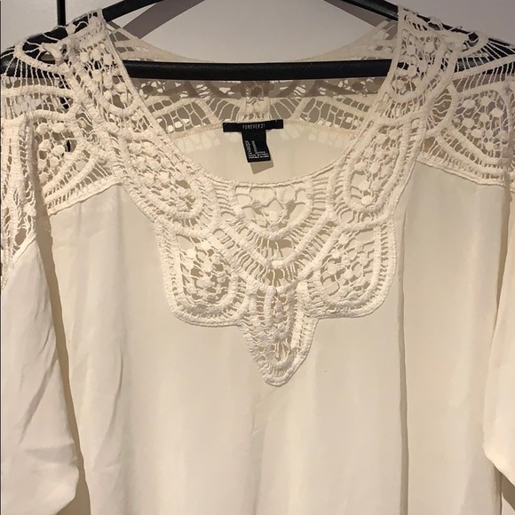 Cream Coloured Forever 21 Blouse Size Medium - Picture 3 of 12
